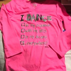 Girls shirt never worn but no tags